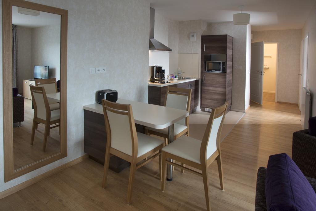 Aparthotel Domitys Le Jardin D'Eole Lanester Habitación foto